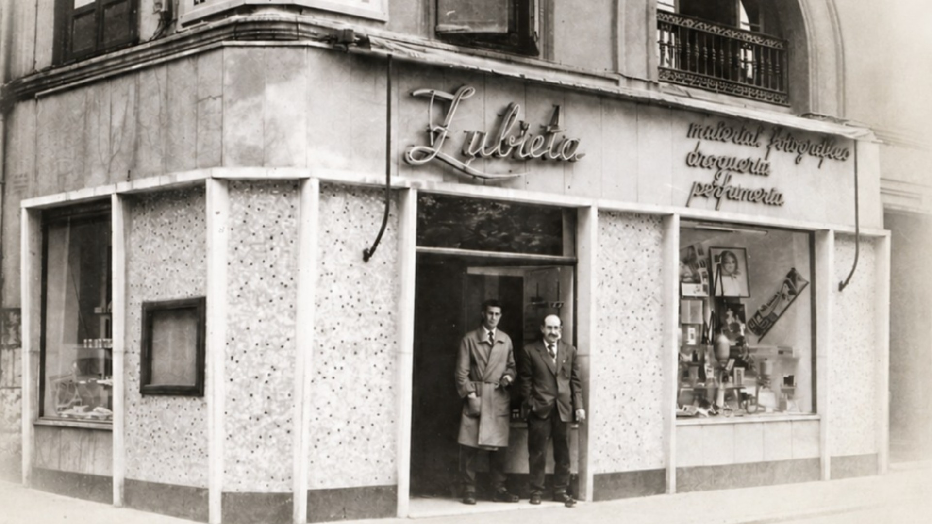 ZUBIETA 1905-2026, CUATRO GENERACIONES DE FOTÓGRAFOS